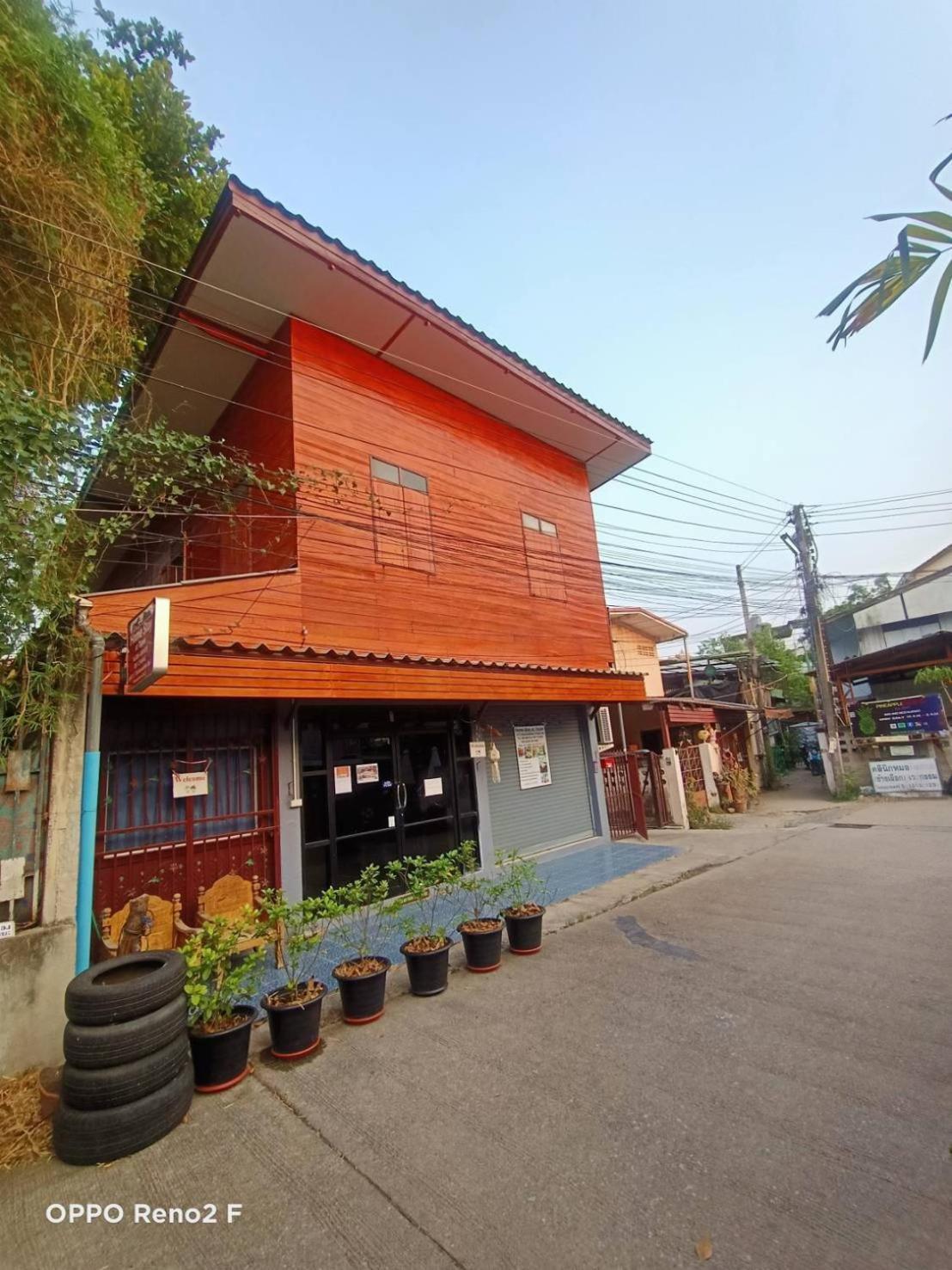 Home Stay At Tapae شيانغ ماي المظهر الخارجي الصورة